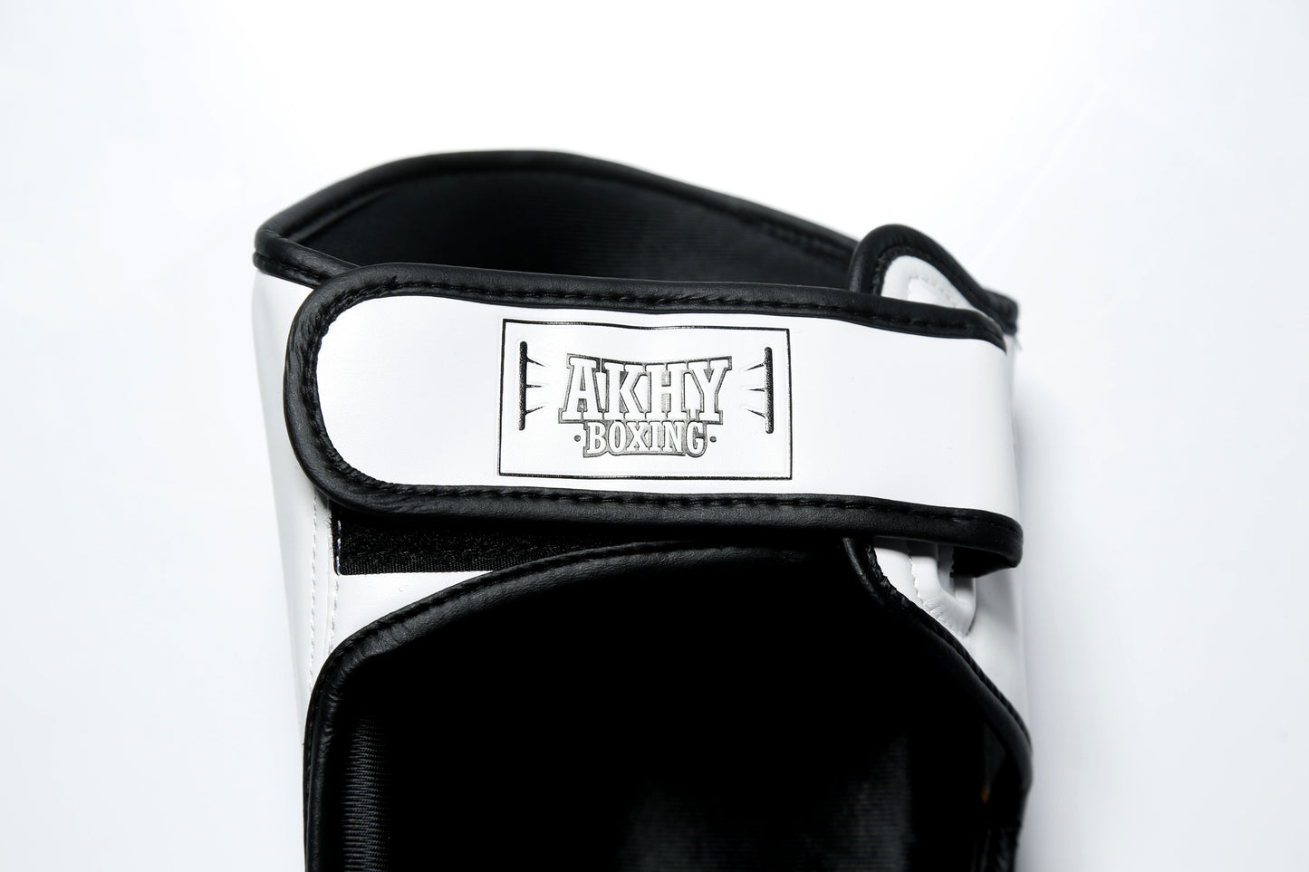 Shinguard White&Black